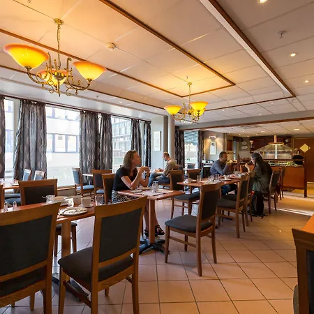 Enter Amalie Hotel 4*