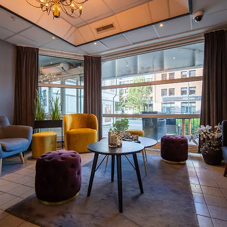 Enter Amalie Hotel Tromso