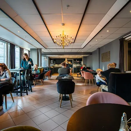 Enter Amalie Hotel 4*