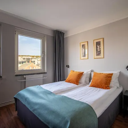Enter Amalie 4*