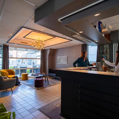 Enter Amalie Hotel 4*