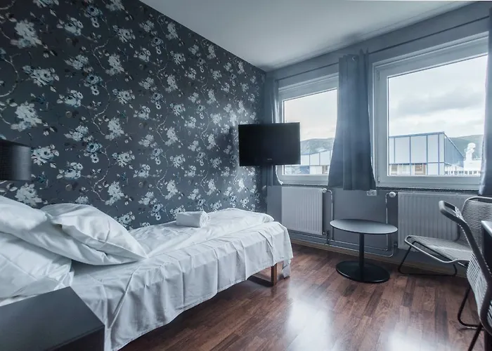 Enter Amalie Hotel 4*