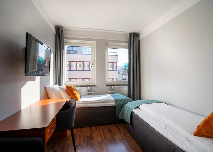 Enter Amalie Hotel 4*