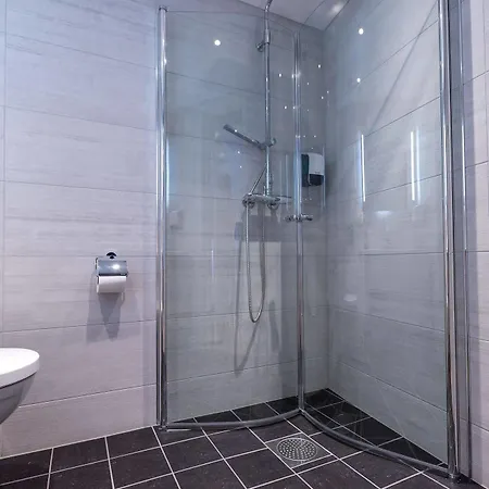 Enter Amalie Otel