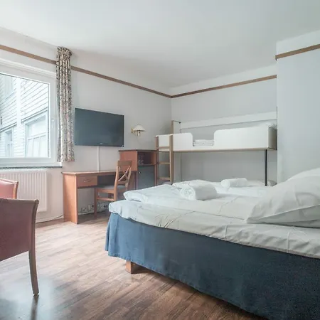 Enter Amalie טרומסה